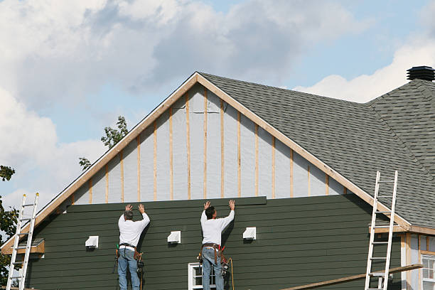 Professional Siding Replacement technician working in Franklin, VA